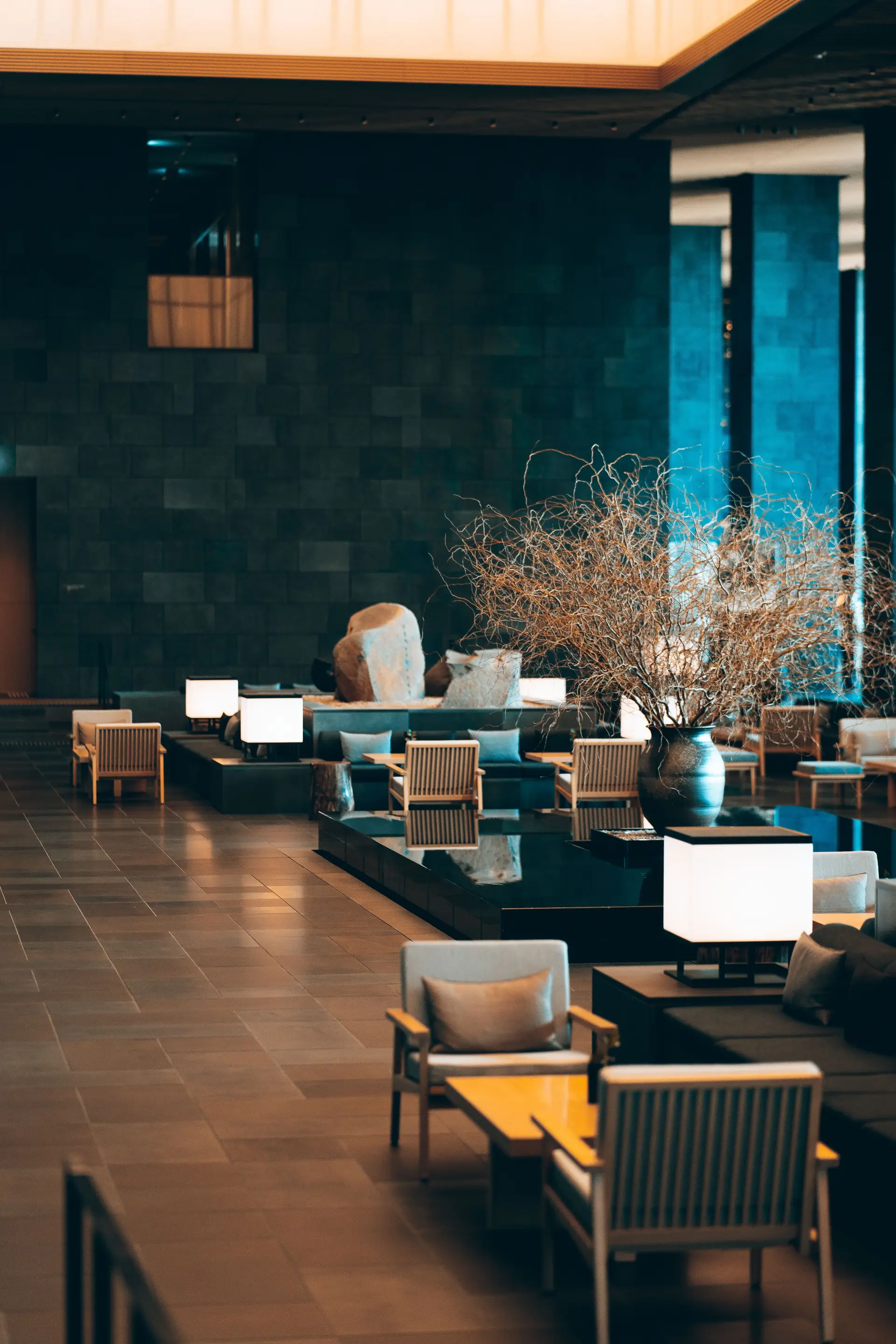 Elegantna hotelska avla TessarionGrandStay
