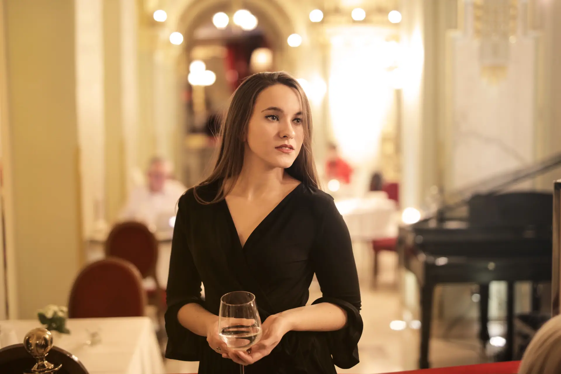 Elegantna večerja v restavraciji